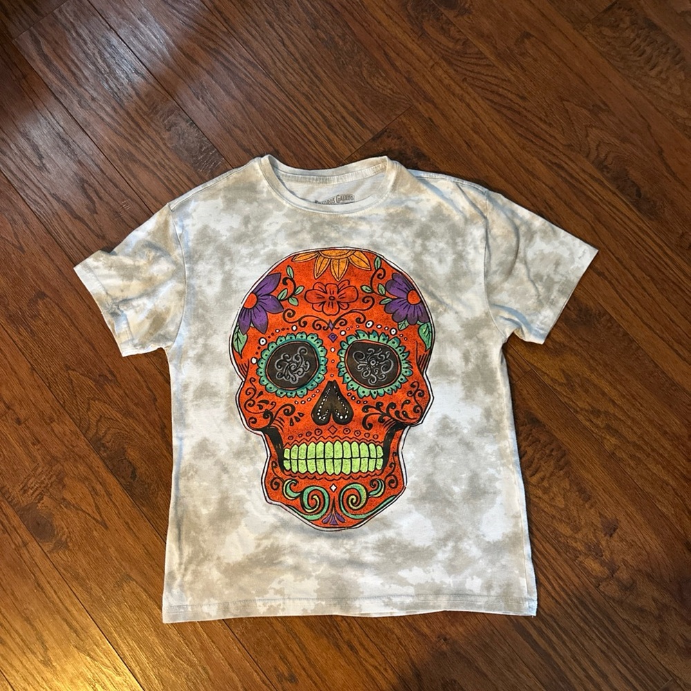 Women’s Size Small Colorful Skull Graphic T-Shirt